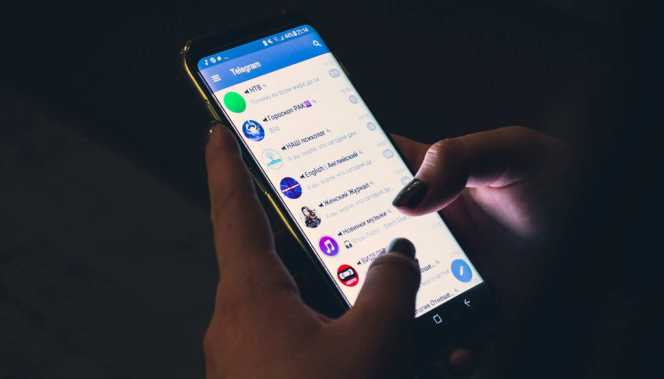 découvrez la liste des canaux telegram interdits, les risques juridiques liés à leur consultation et comment protéger votre sécurité en ligne.