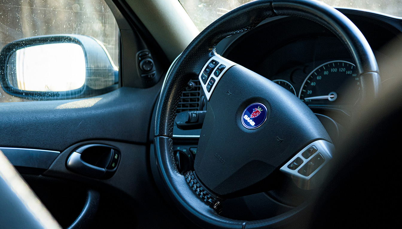 découvrez l'histoire, les symboles et la signification du logo saab, une icône de la marque suédoise réputée pour son innovation et son design distinctif.