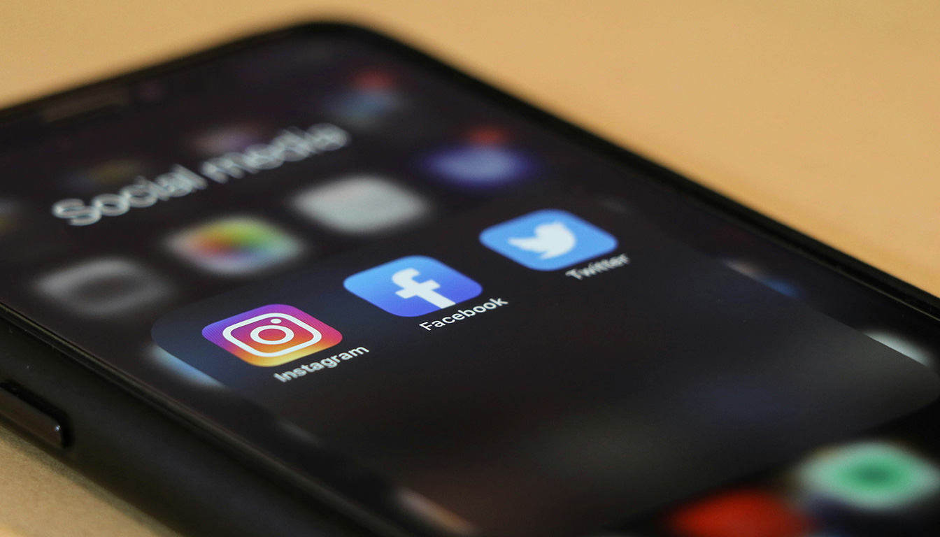 découvrez les règles à respecter pour organiser un tirage au sort sur facebook, les outils recommandés et des conseils pratiques pour maximiser la participation et la visibilité de votre concours.