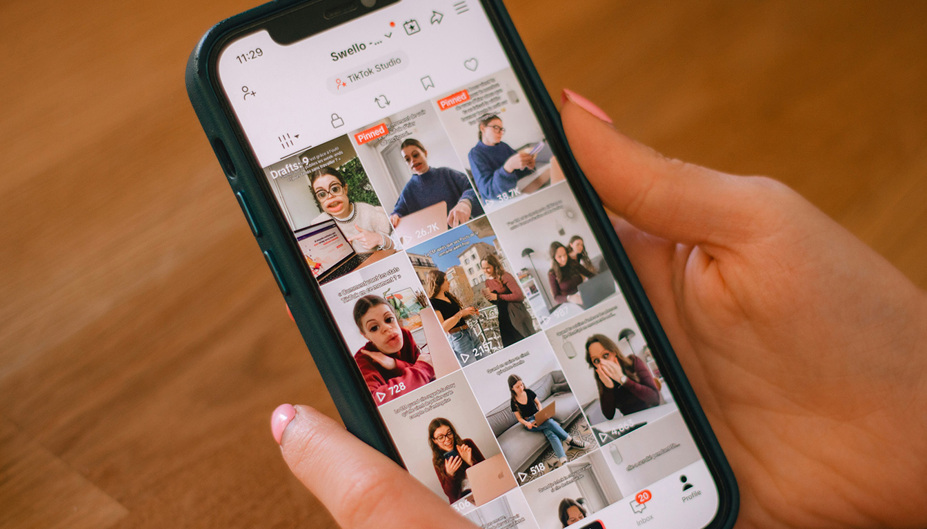 découvrez le phénomène viral des adolescents sur tiktok et comment les parents peuvent comprendre et accompagner leurs enfants face à ce nouvel enjeu numérique.