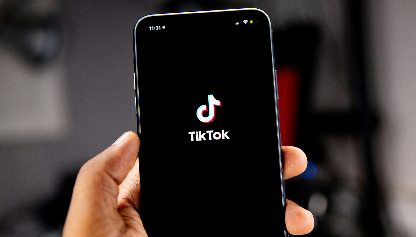 découvrez comment détecter un shadow ban sur tiktok et les astuces pour retrouver votre visibilité et engager efficacement votre audience.