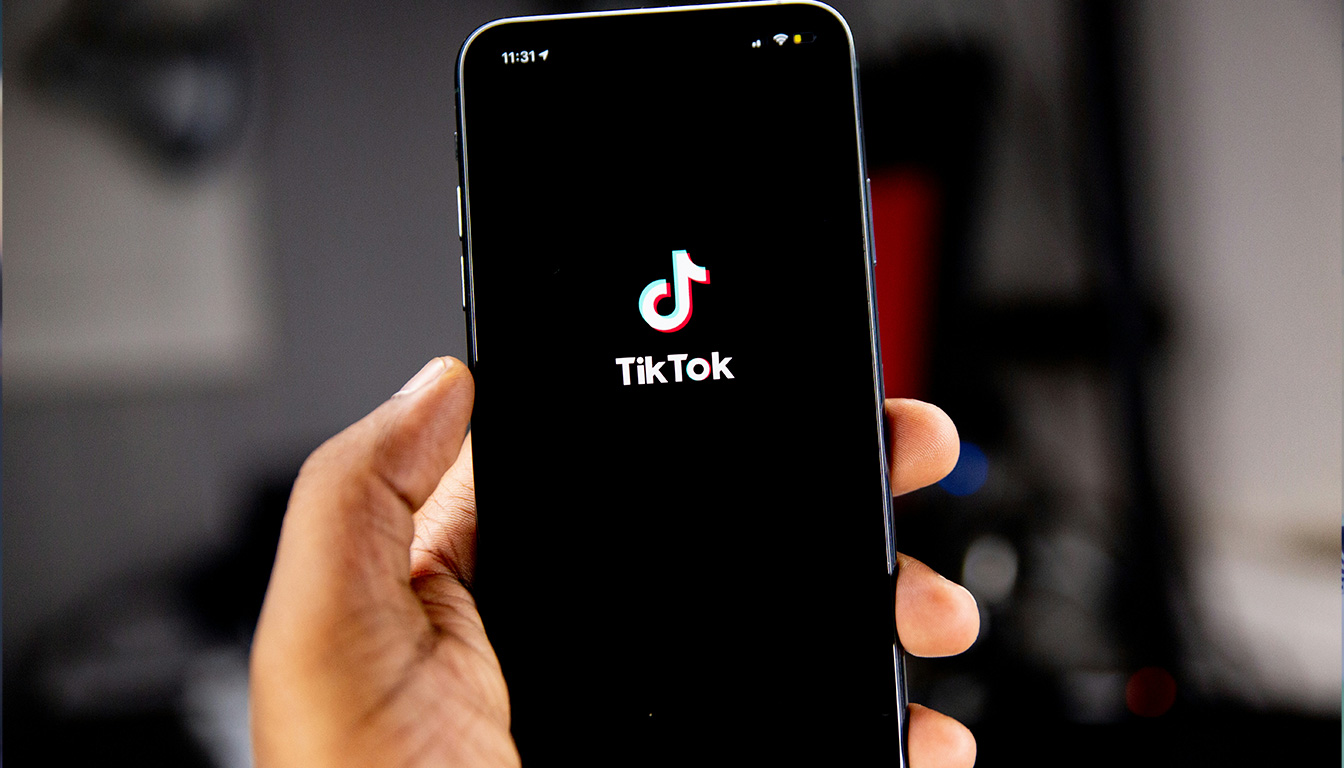 découvrez comment enlever le logo tiktok sur vos vidéos facilement et quelles options s'offrent à vous pour un rendu sans filigrane.