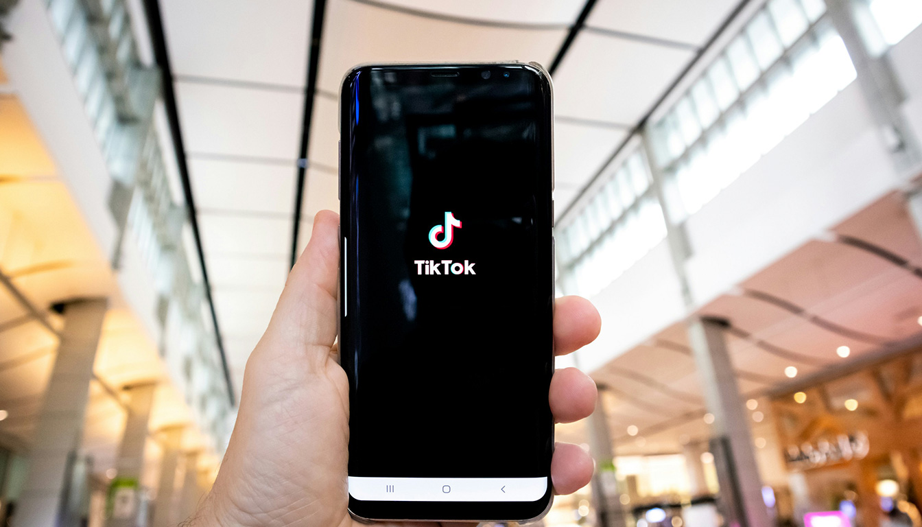 découvrez les différentes méthodes pour enlever le logo tiktok de vos vidéos facilement et rapidement, avec des options adaptées à vos besoins.