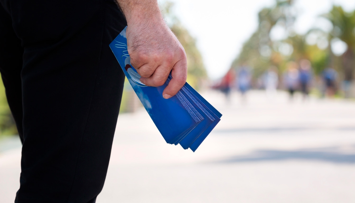 découvrez les mentions légales indispensables à inclure sur un flyer pour être en conformité avec la loi et éviter les sanctions. guide complet et clair des obligations légales.