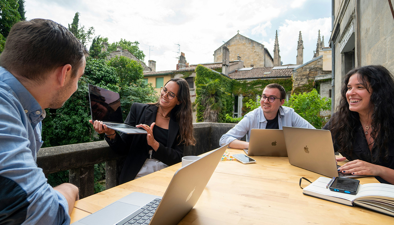 découvrez comment choisir la meilleure agence adwords en connaissant les critères essentiels et les questions clés à poser pour optimiser vos campagnes publicitaires.