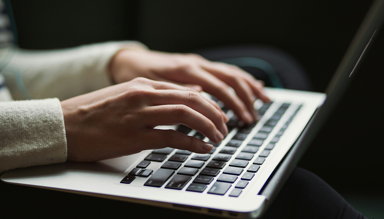 apprenez à créer facilement un raccourci internet sur le bureau de votre ordinateur windows ou mac pour un accès rapide à vos sites favoris.