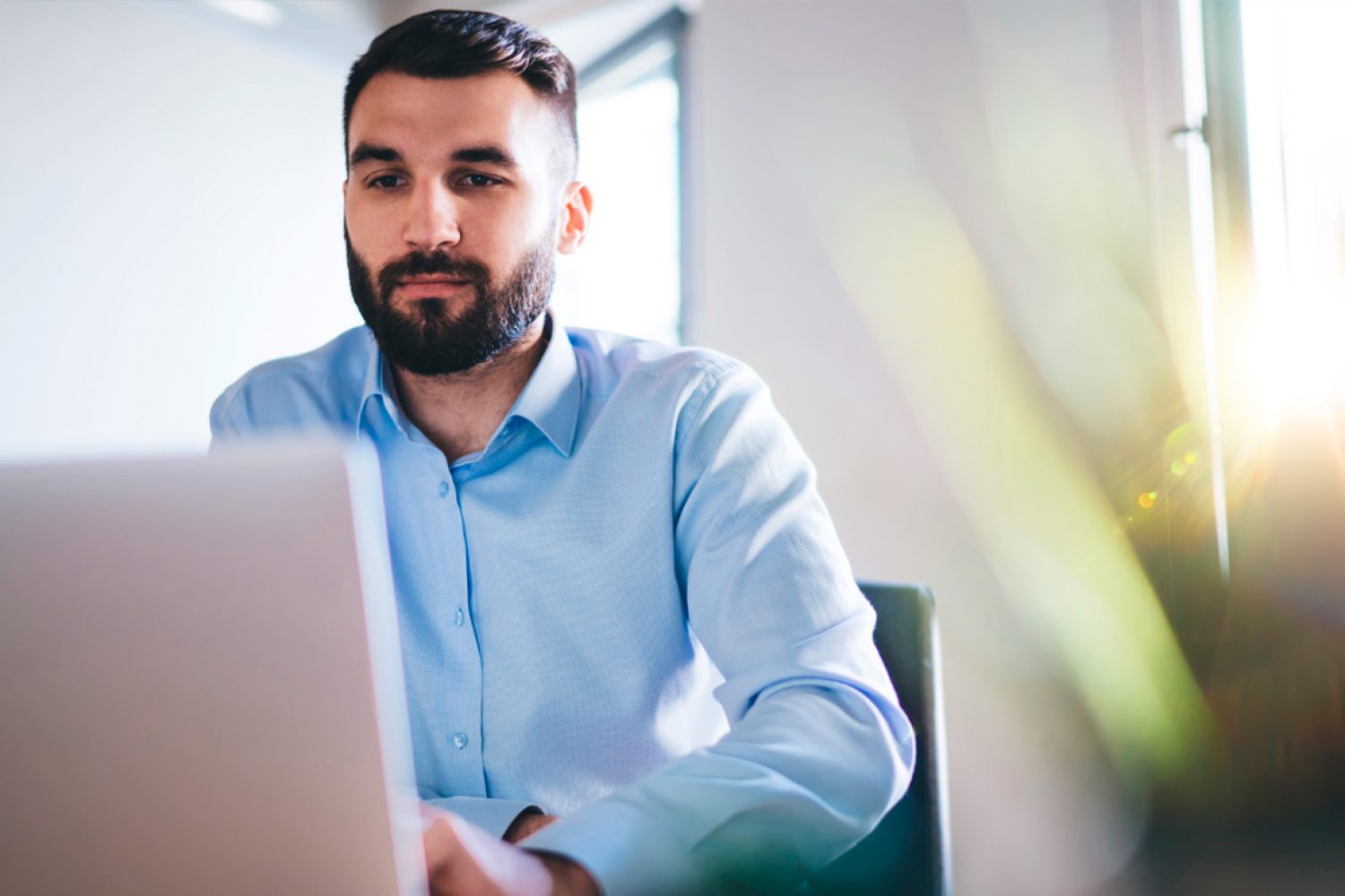 Quel protocole assure la communication entre ordinateur et serveur : les bases à connaître (TCP/IP, HTTP, etc.)