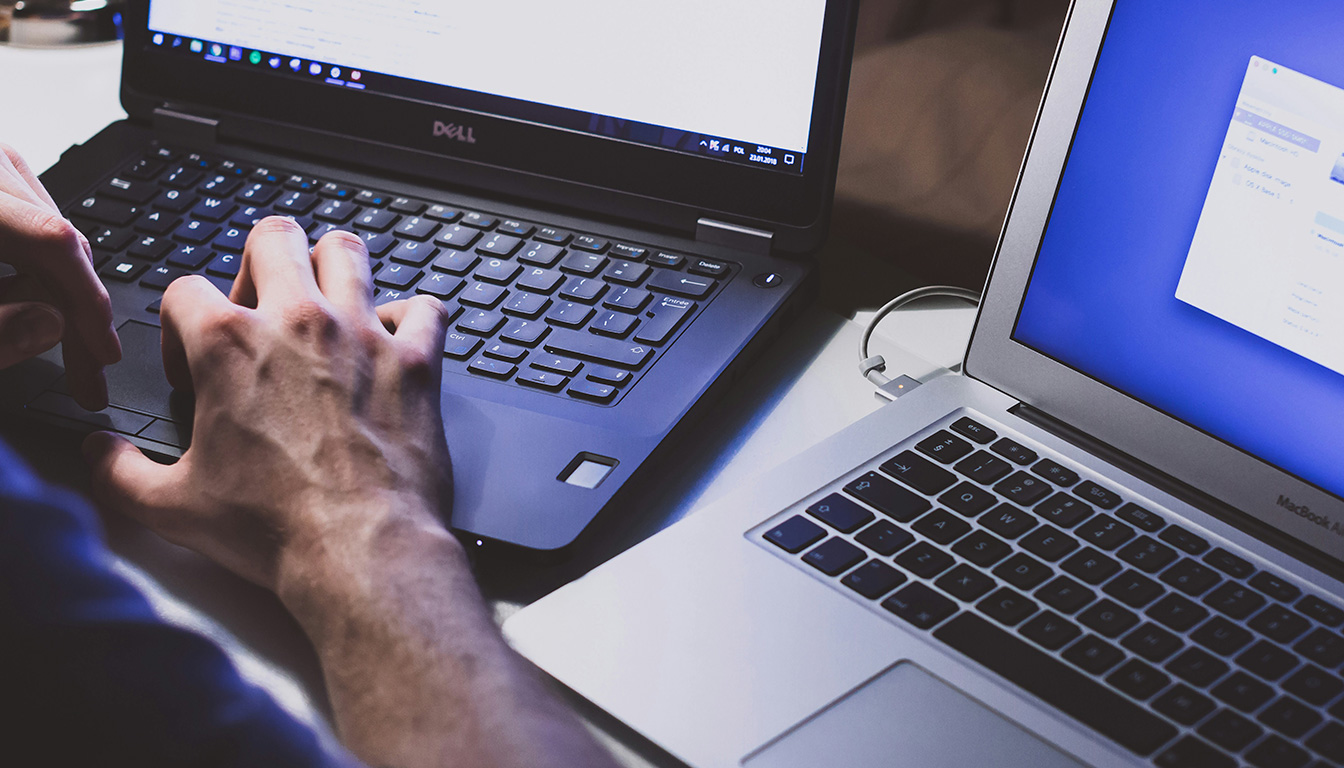 5 outils gratuits pour vérifier — écran d'ordinateur analyse de site web