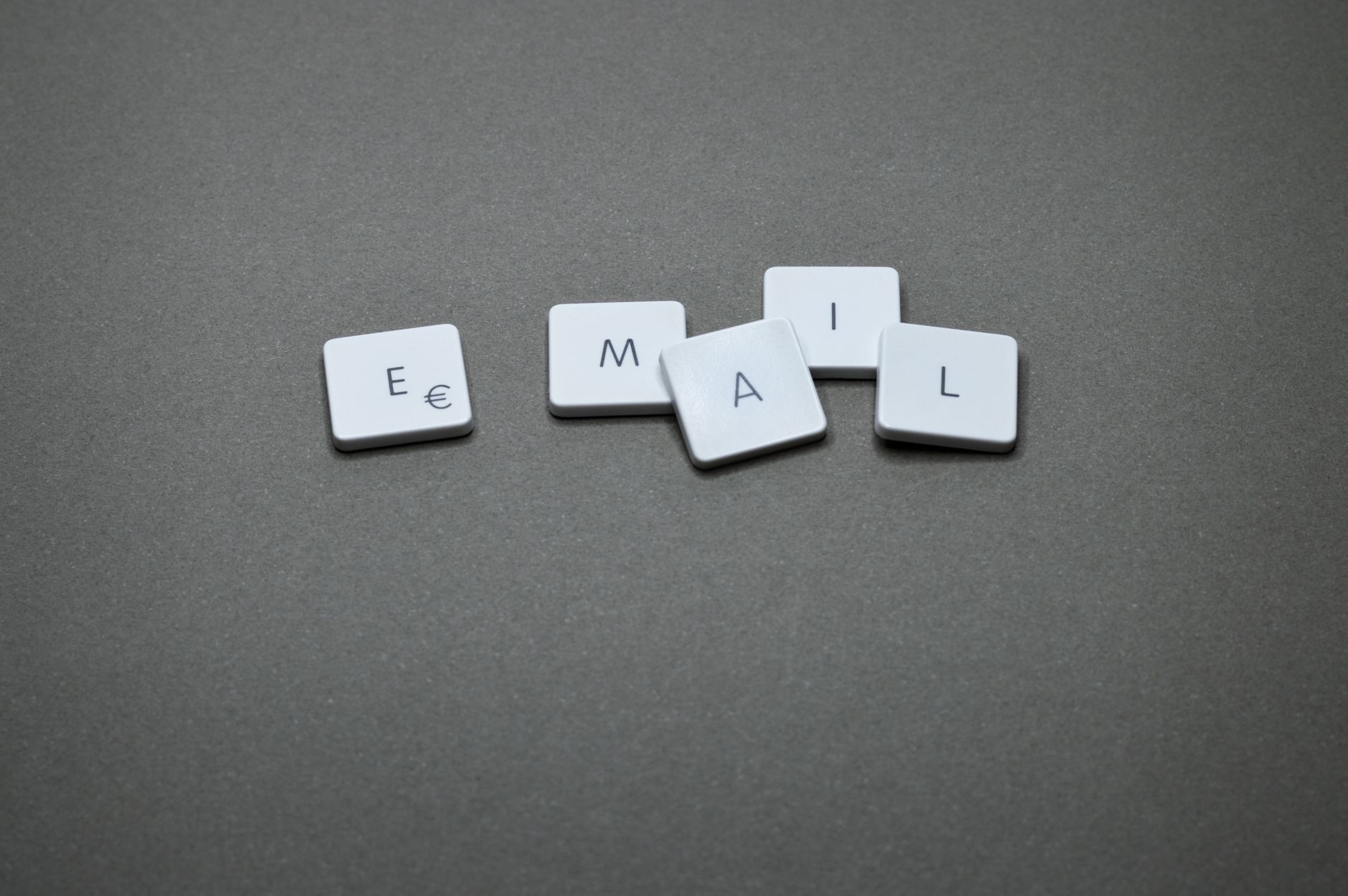 Signe euro et claviers AZERTY : raccourci, alternatives et bonnes pratiques — signe euro sur clavier