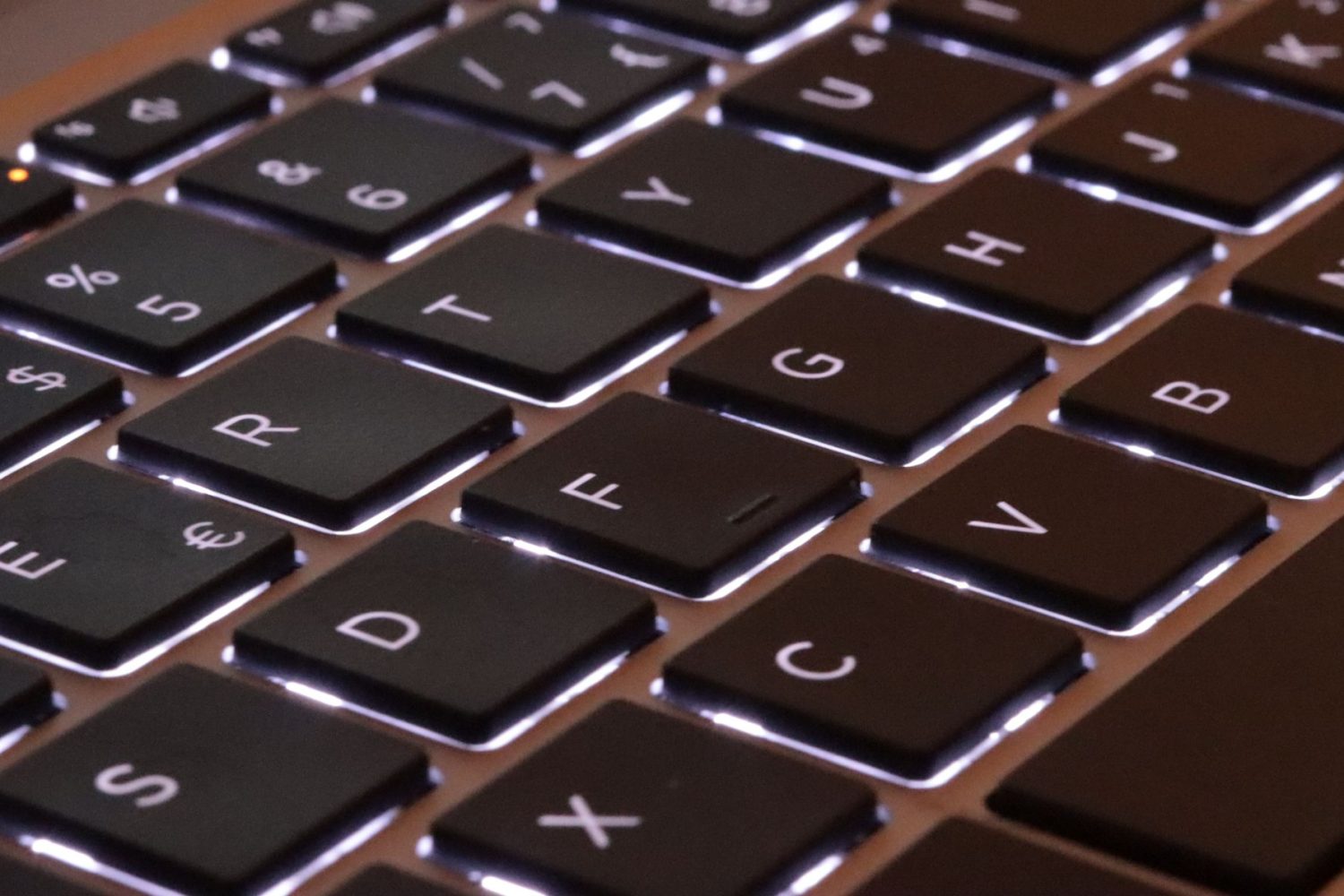 Comment faire le signe euro au clavier sur AZERTY, QWERTY ou Mac ?
