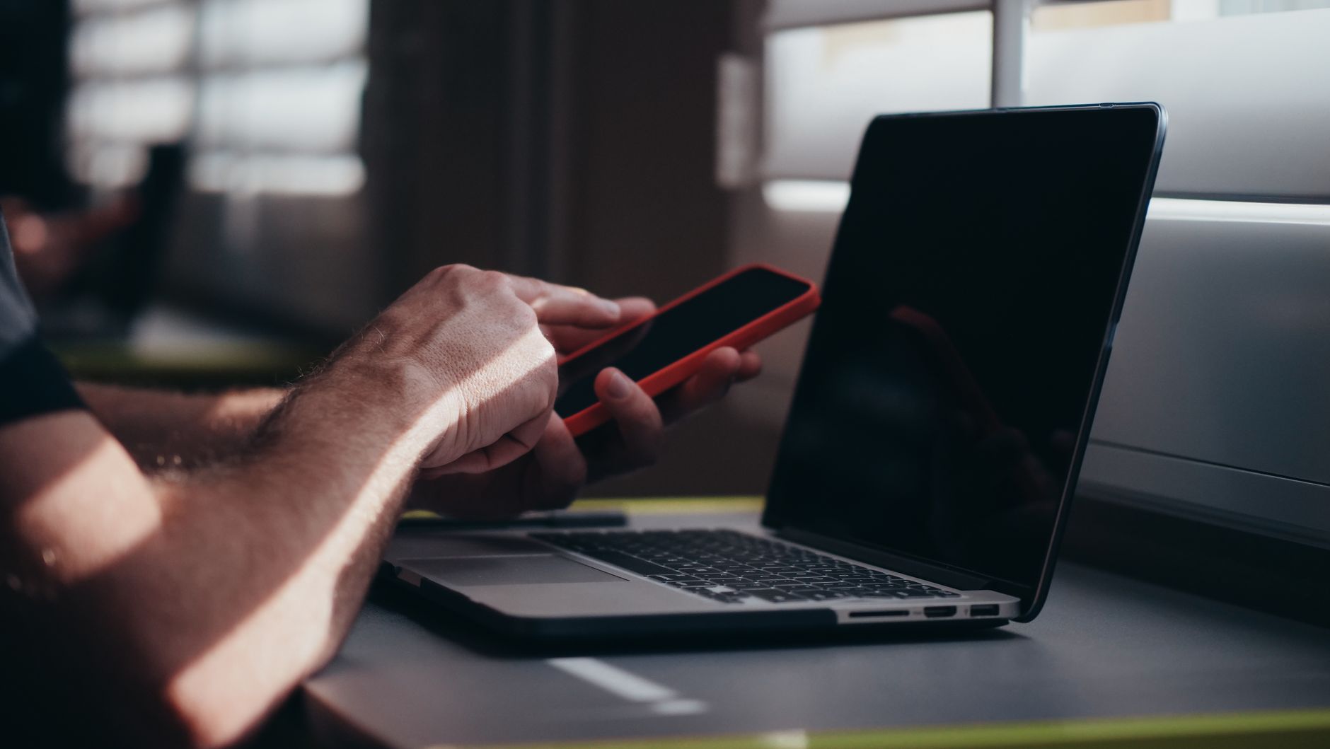 Effacer l’historique Google Chrome automatiquement : panorama des méthodes sur Android, iPhone et PC — smartphone ordinateur historique de navigation
