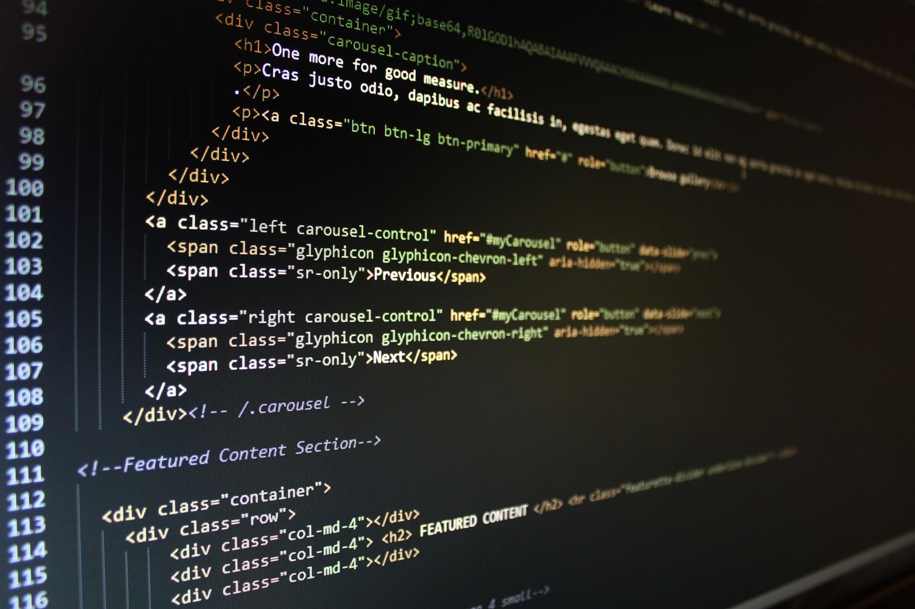 Les signaux d’alerte incontournables d’un site frauduleux en 2026 : analyse technique et exemples — écran d'ordinateur affichant un site frauduleux