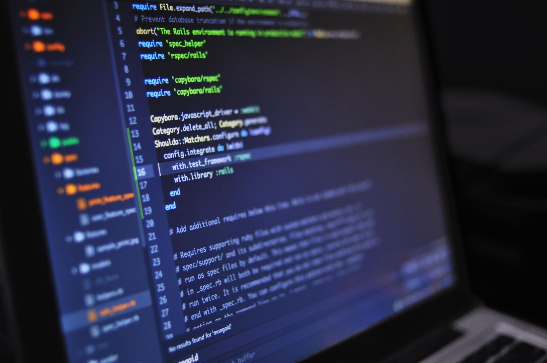 Linux : un noyau libre au cœur des systèmes d'exploitation modernes — système d'exploitation Linux code sur écran