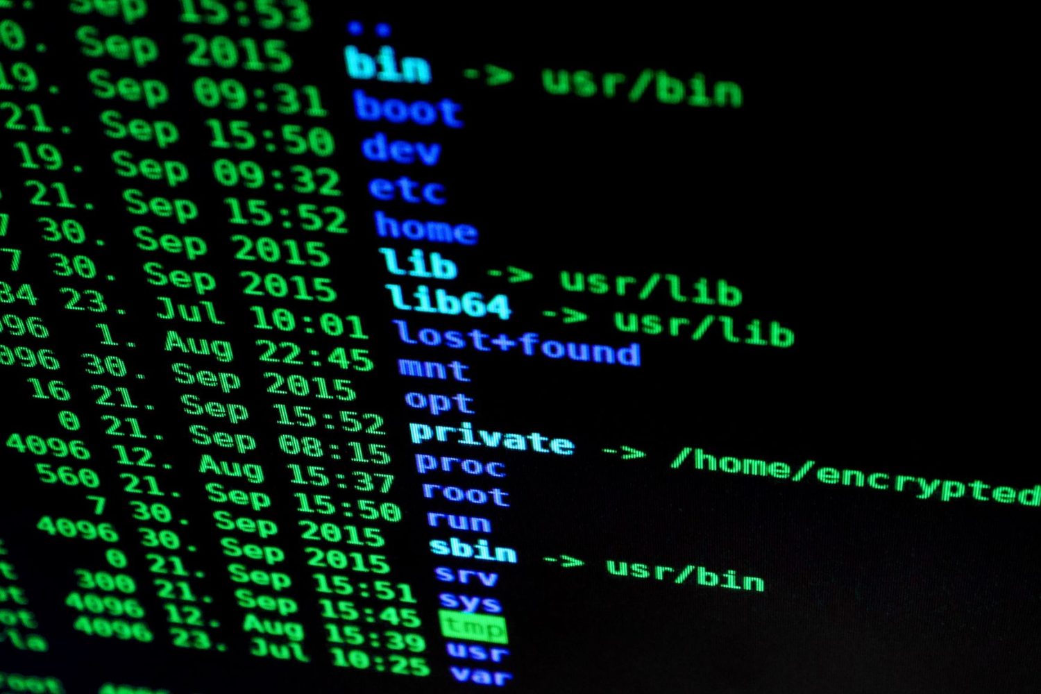 Linux, c&rsquo;est quoi ? Définition, distributions et avantages d&rsquo;un OS libre