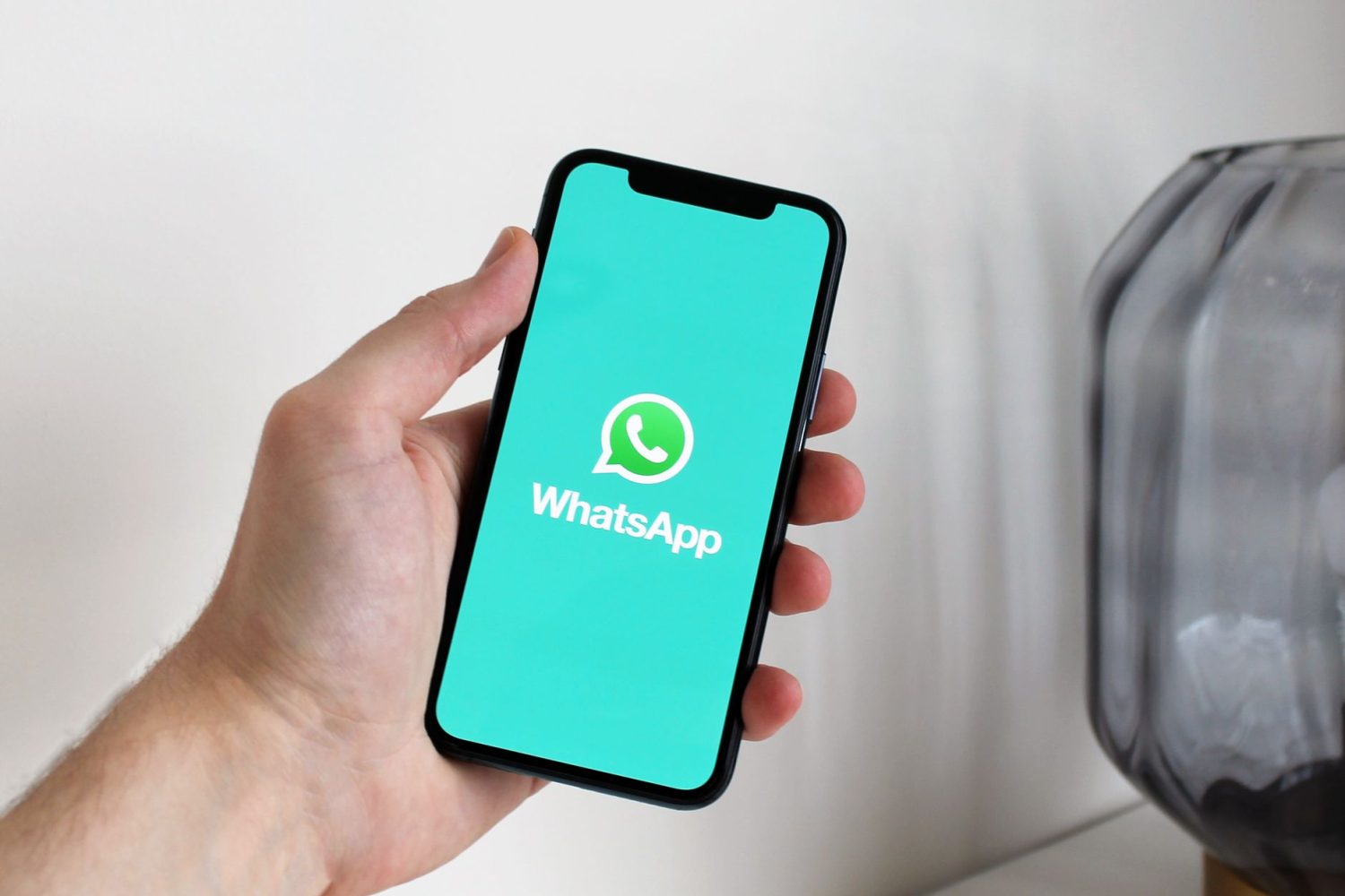 Messages éphémères WhatsApp : activer, désactiver et limites de l&rsquo;option
