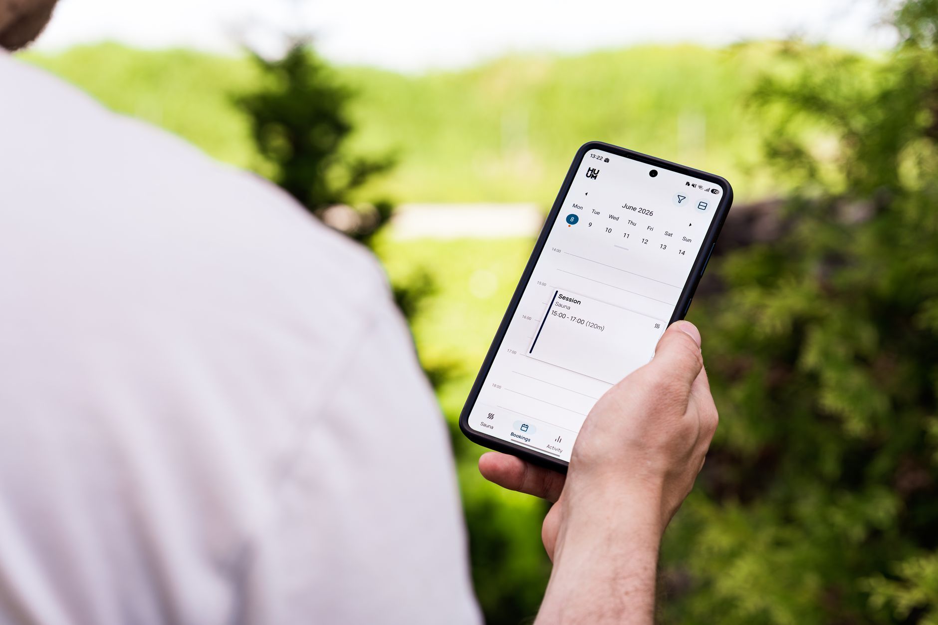 Partager un agenda Google avec — personne partageant un agenda Google sur smartphone