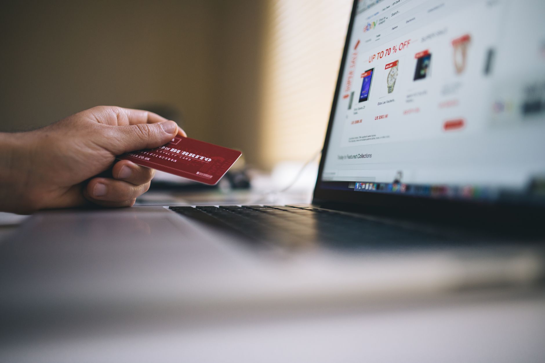 PrestaShop vs Shopify prix, fonctionnalités — comparaison de sites e-commerce