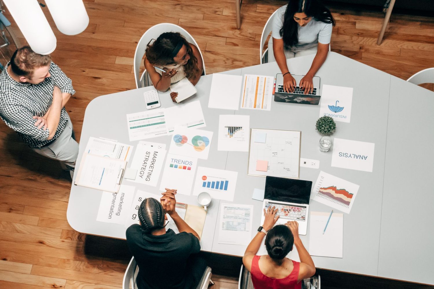 Uplix face à une agence SEO classique : ce qui change dans la méthode et les tarifs